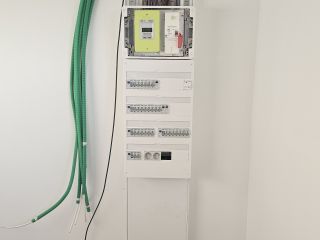 Tableau de distribution en autoconstruction